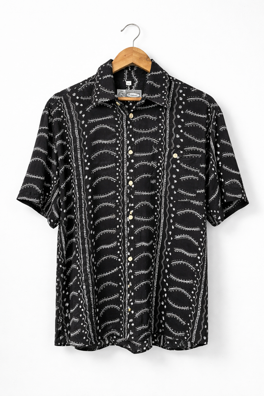 Camisa Vintage Negra Oversize con Estampado Blanco